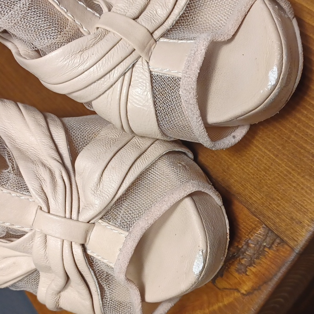 LAMB heels - Picture 11 of 16